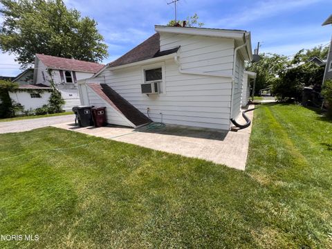 Tiny photo for 1150 W Wayne Street, Lima, OH 45805 (MLS # 10009210)