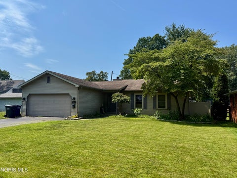 Homes For Sale - 5415 Fenwick Drive<br/> Toledo, OH 43623