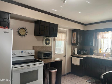 Tiny photo for 1763 Fallbrook Road, Toledo, OH 43614 (MLS # 10013090)