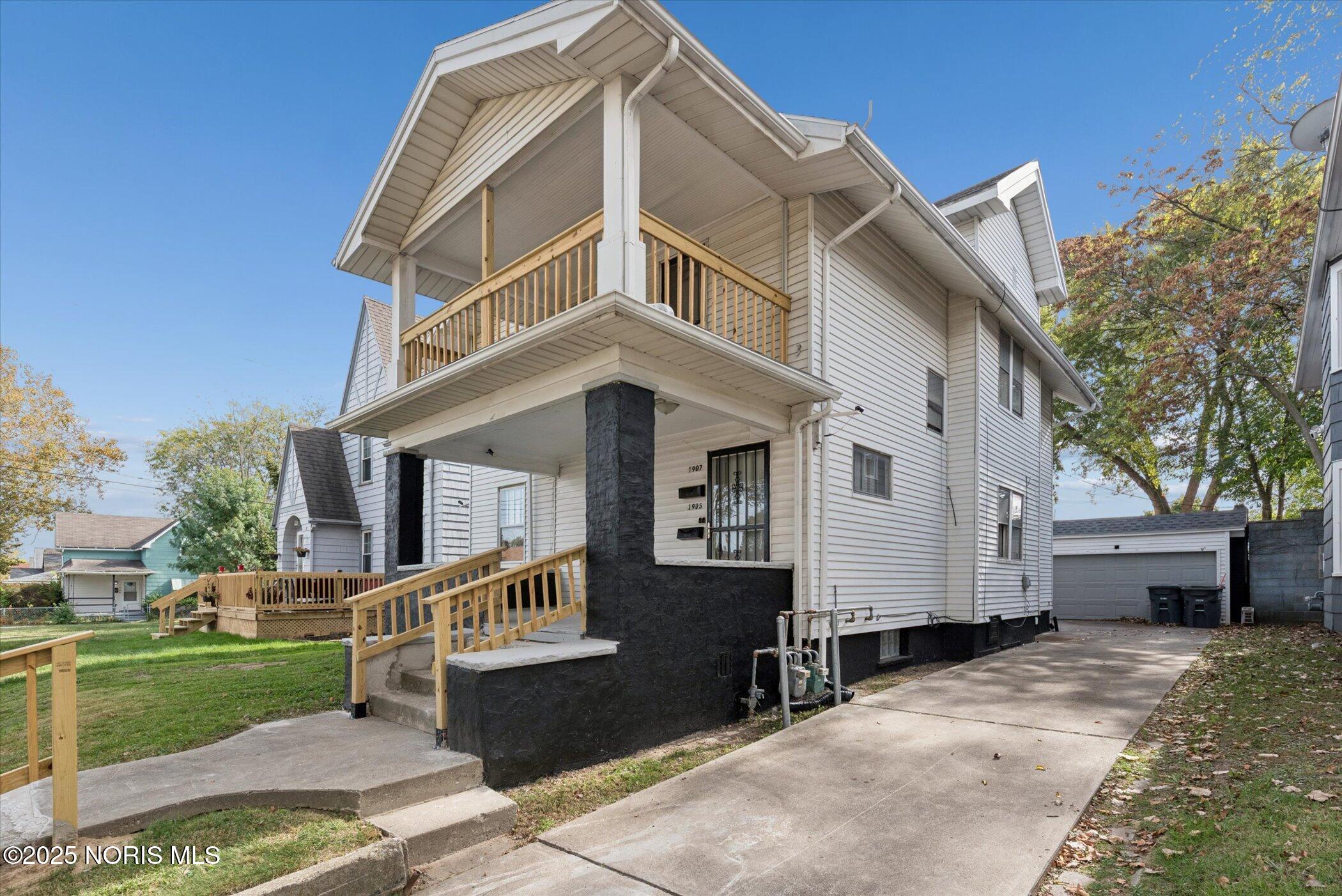 1907 Fernwood Avenue