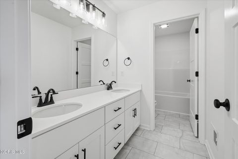 Tiny photo for 161 Bentley Drive, Perrysburg, OH 43551 (MLS # 10005001)