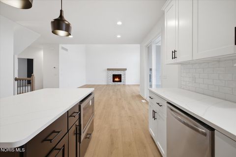 Tiny photo for 161 Bentley Drive, Perrysburg, OH 43551 (MLS # 10005001)