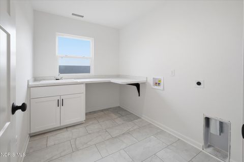 Tiny photo for 161 Bentley Drive, Perrysburg, OH 43551 (MLS # 10005001)