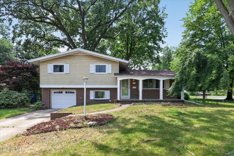 Tiny photo for 6045 Holman Road, Toledo, OH 43615 (MLS # 10008918)