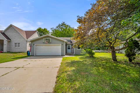 Photo of 5744 Roan Road, Sylvania, OH 43560 (MLS # 10011150)