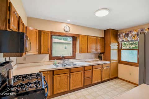Tiny photo for 5744 Roan Road, Sylvania, OH 43560 (MLS # 10011150)