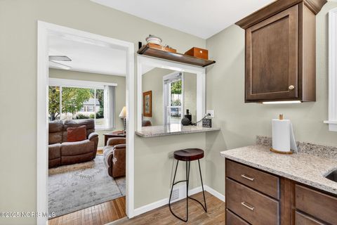 Tiny photo for 1172 Shelly Avenue, Maumee, OH 43537 (MLS # 10000377)
