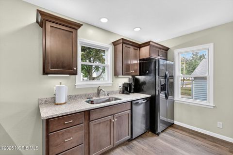Tiny photo for 1172 Shelly Avenue, Maumee, OH 43537 (MLS # 10000377)