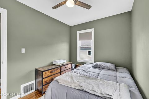 Tiny photo for 1172 Shelly Avenue, Maumee, OH 43537 (MLS # 10000377)