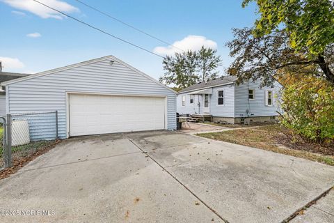 Tiny photo for 1172 Shelly Avenue, Maumee, OH 43537 (MLS # 10000377)