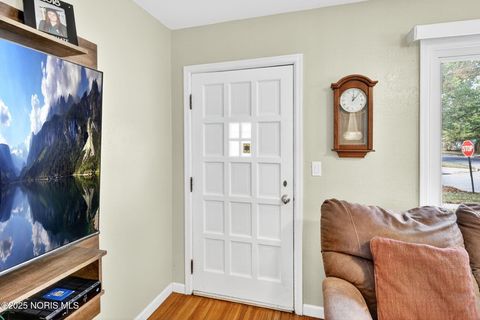 Tiny photo for 1172 Shelly Avenue, Maumee, OH 43537 (MLS # 10000377)