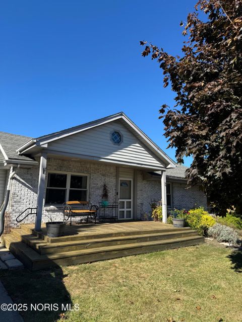Photo of 5305 Cedar Point Road, Oregon, OH 43616 (MLS # 10000343)