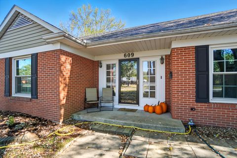 Tiny photo for 609 Lincolnshire Lane, Findlay, OH 45840 (MLS # 10000064)