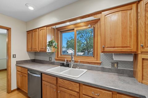 Tiny photo for 609 Lincolnshire Lane, Findlay, OH 45840 (MLS # 10000064)