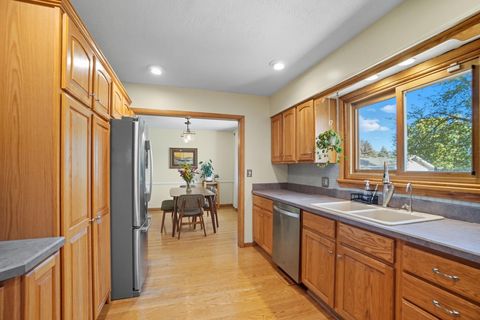 Tiny photo for 609 Lincolnshire Lane, Findlay, OH 45840 (MLS # 10000064)