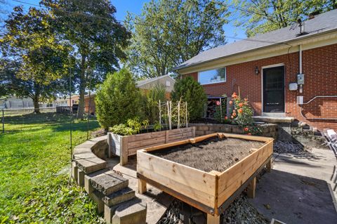 Tiny photo for 609 Lincolnshire Lane, Findlay, OH 45840 (MLS # 10000064)