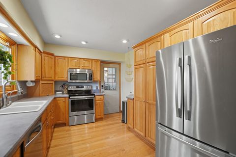 Tiny photo for 609 Lincolnshire Lane, Findlay, OH 45840 (MLS # 10000064)