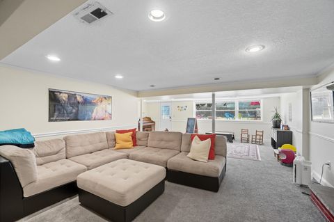 Tiny photo for 609 Lincolnshire Lane, Findlay, OH 45840 (MLS # 10000064)