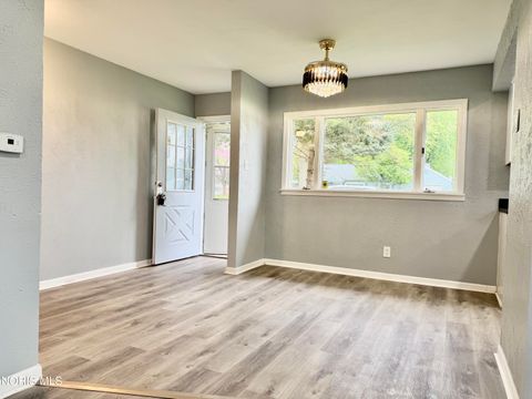 Tiny photo for 1643 Longwood Drive, Toledo, OH 43615 (MLS # 10007198)