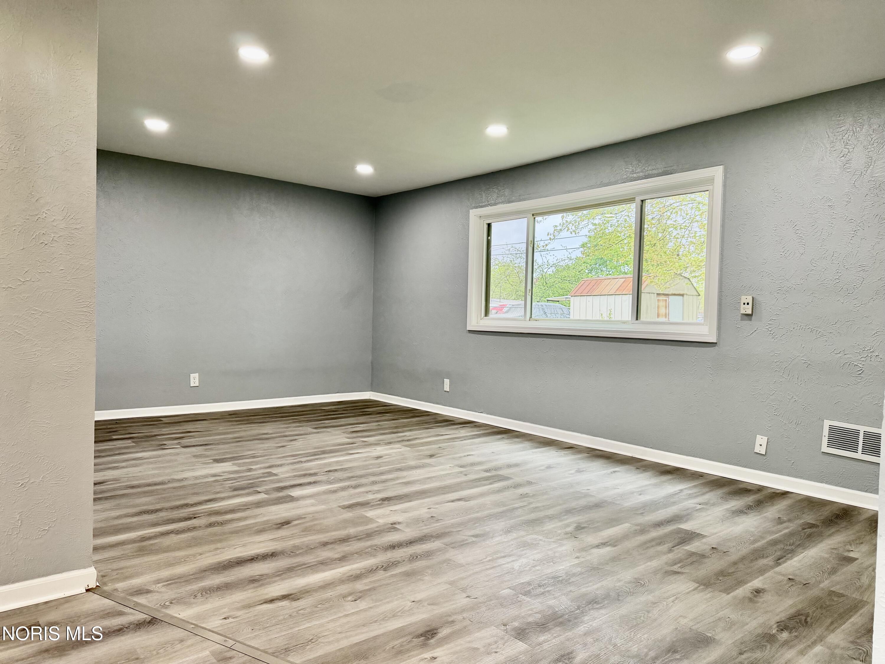 1643 Longwood Drive