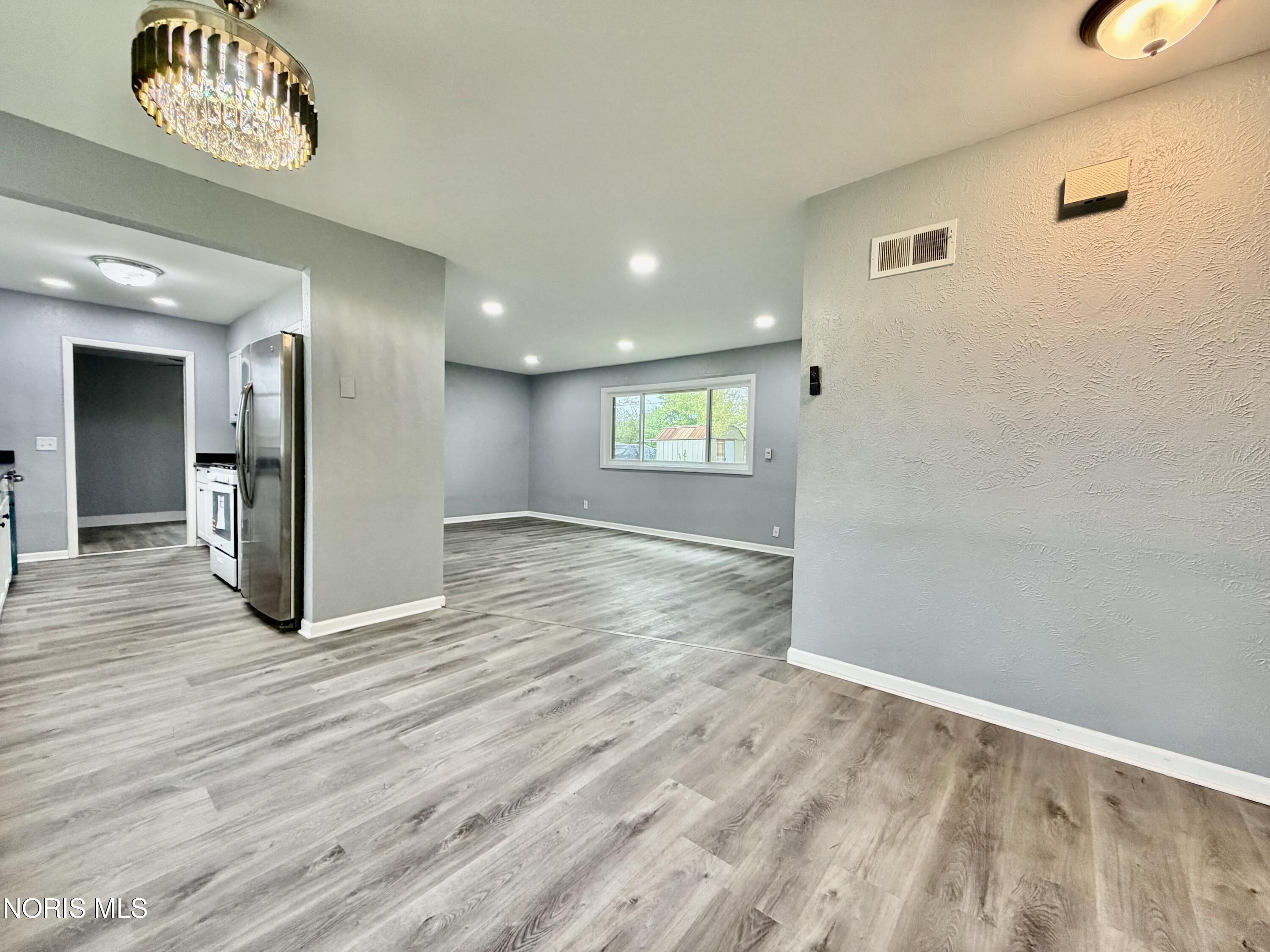 1643 Longwood Drive