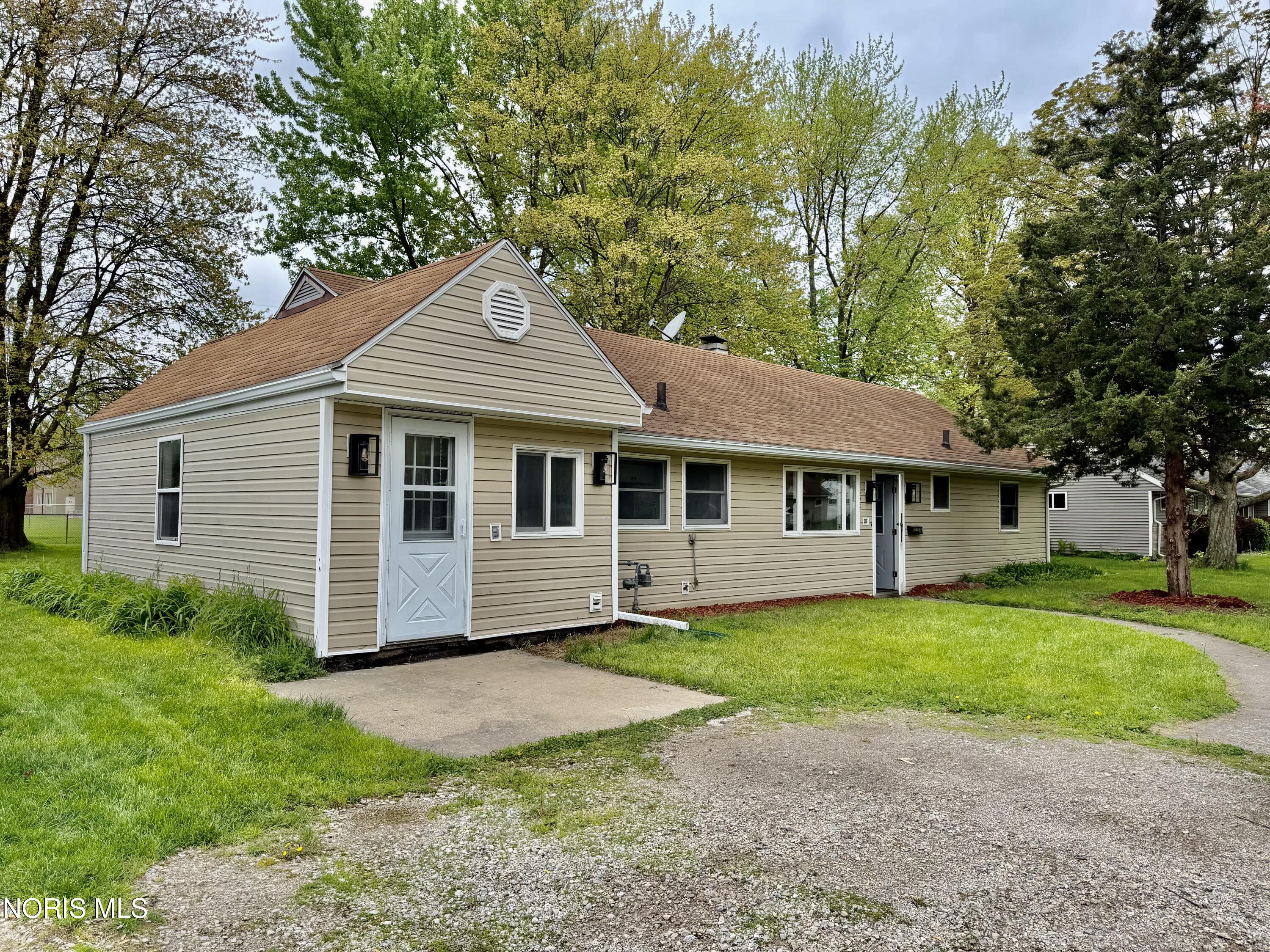1643 Longwood Drive
