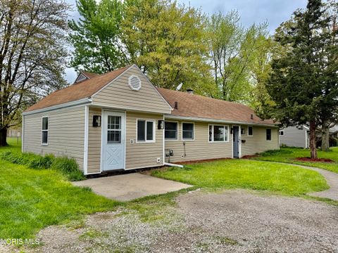 Tiny photo for 1643 Longwood Drive, Toledo, OH 43615 (MLS # 10007198)