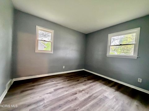 Tiny photo for 1643 Longwood Drive, Toledo, OH 43615 (MLS # 10007198)