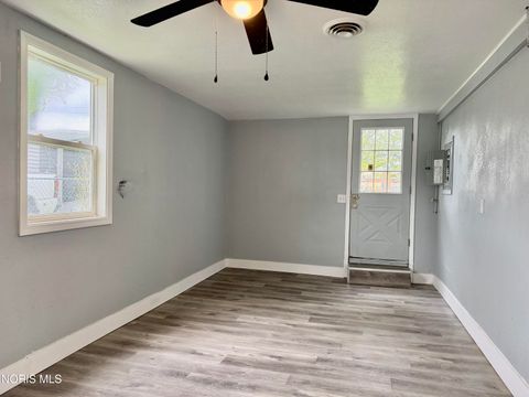 Tiny photo for 1643 Longwood Drive, Toledo, OH 43615 (MLS # 10007198)