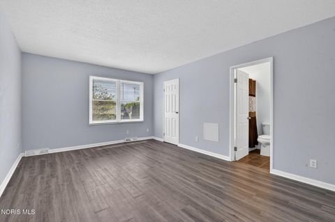 Tiny photo for 6715 Garden Road, Maumee, OH 43537 (MLS # 10007407)