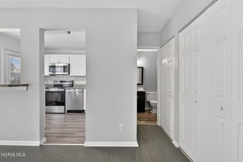 Tiny photo for 6715 Garden Road, Maumee, OH 43537 (MLS # 10007407)