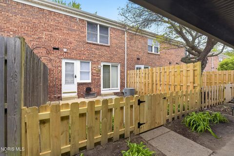 Tiny photo for 6715 Garden Road, Maumee, OH 43537 (MLS # 10007407)