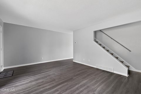 Tiny photo for 6715 Garden Road, Maumee, OH 43537 (MLS # 10007407)