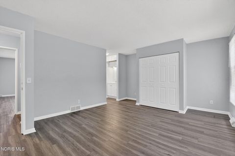 Tiny photo for 6715 Garden Road, Maumee, OH 43537 (MLS # 10007407)