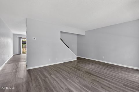 Tiny photo for 6715 Garden Road, Maumee, OH 43537 (MLS # 10007407)