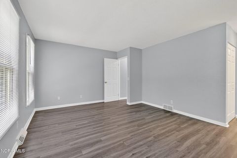 Tiny photo for 6715 Garden Road, Maumee, OH 43537 (MLS # 10007407)