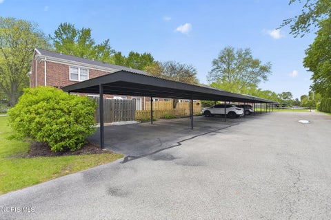 Tiny photo for 6715 Garden Road, Maumee, OH 43537 (MLS # 10007407)