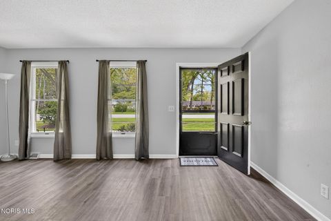 Tiny photo for 6715 Garden Road, Maumee, OH 43537 (MLS # 10007407)