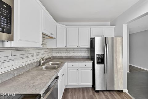 Tiny photo for 6715 Garden Road, Maumee, OH 43537 (MLS # 10007407)