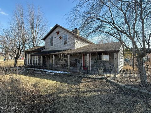 Photo of 8246 Cedar Point Road, Oregon, OH 43616 (MLS # 10004468)