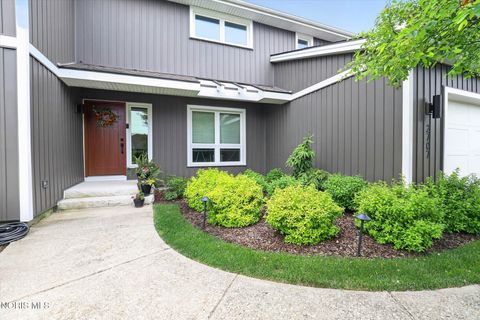 Tiny photo for 2707 Rexton Ridge Circle, Toledo, OH 43617 (MLS # 10009106)