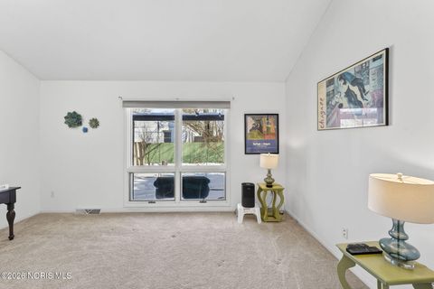 Tiny photo for 111 Civic Drive, Perrysburg, OH 43551 (MLS # 10003400)