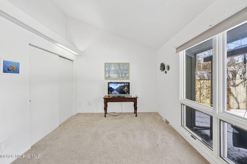 Tiny photo for 111 Civic Drive, Perrysburg, OH 43551 (MLS # 10003400)