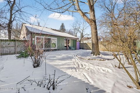 Tiny photo for 111 Civic Drive, Perrysburg, OH 43551 (MLS # 10003400)