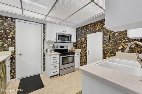 Tiny photo for 111 Civic Drive, Perrysburg, OH 43551 (MLS # 10003400)