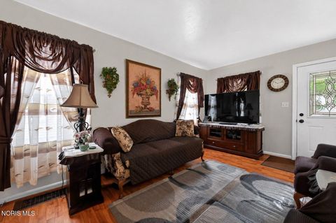 Tiny photo for 1204 Higley Street, Toledo, OH 43612 (MLS # 10007172)