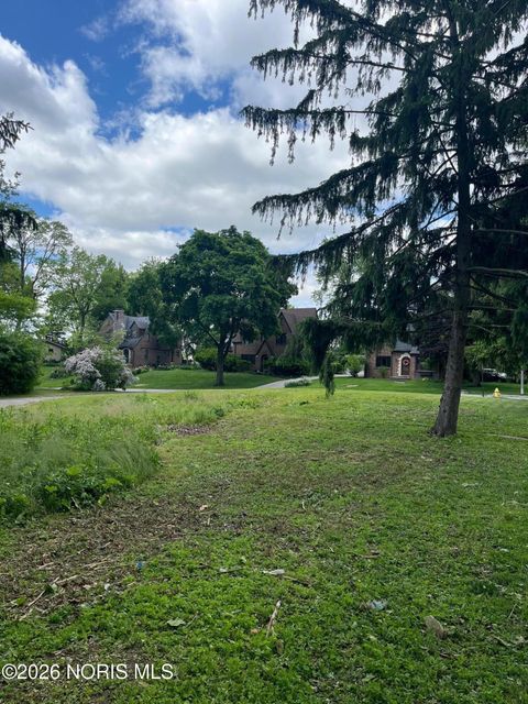 Tiny photo for 2602 River Road, Maumee, OH 43537 (MLS # 10002748)