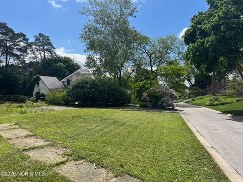 Tiny photo for 2602 River Road, Maumee, OH 43537 (MLS # 10002748)