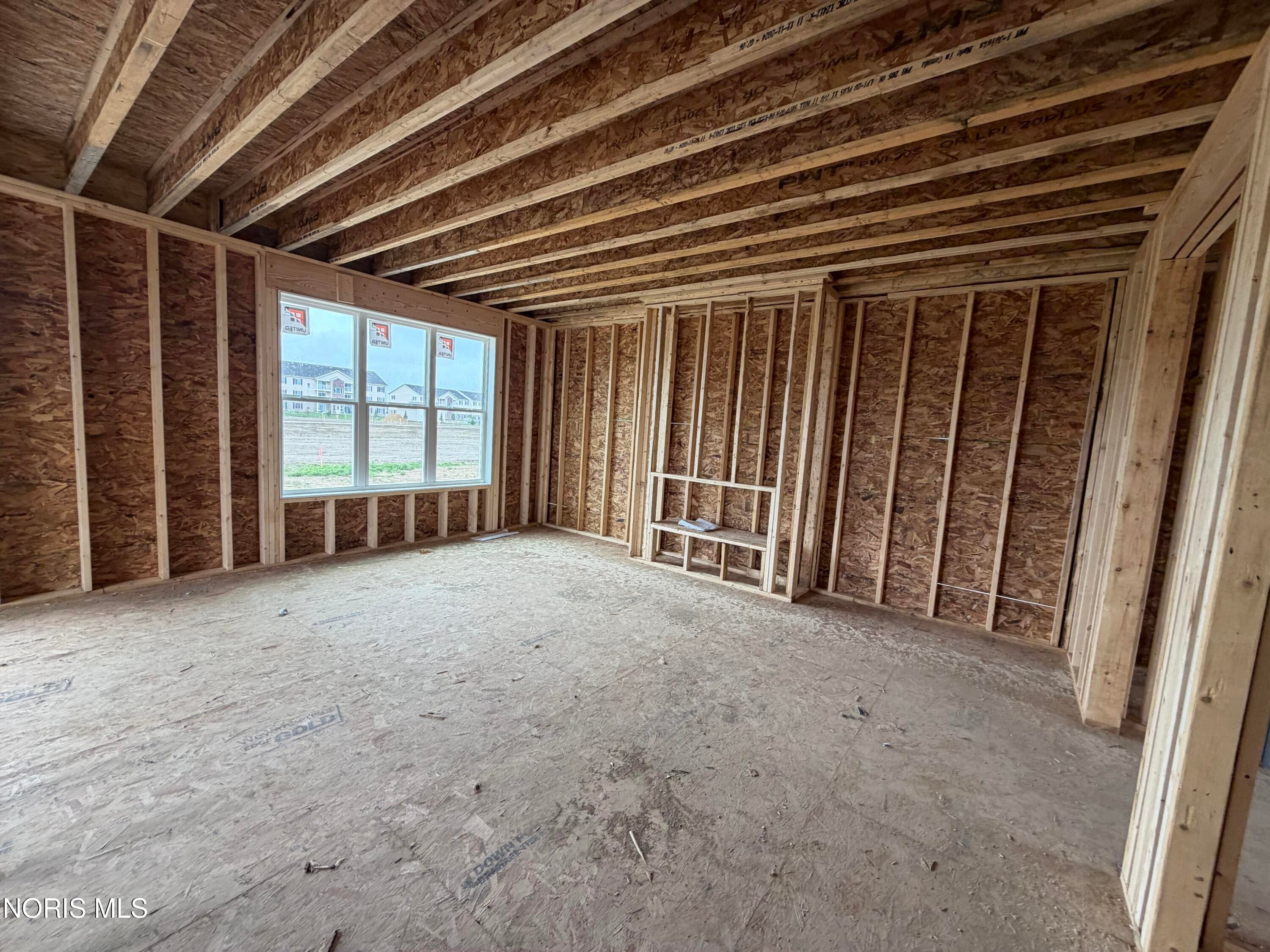 1410 Thomas Lane