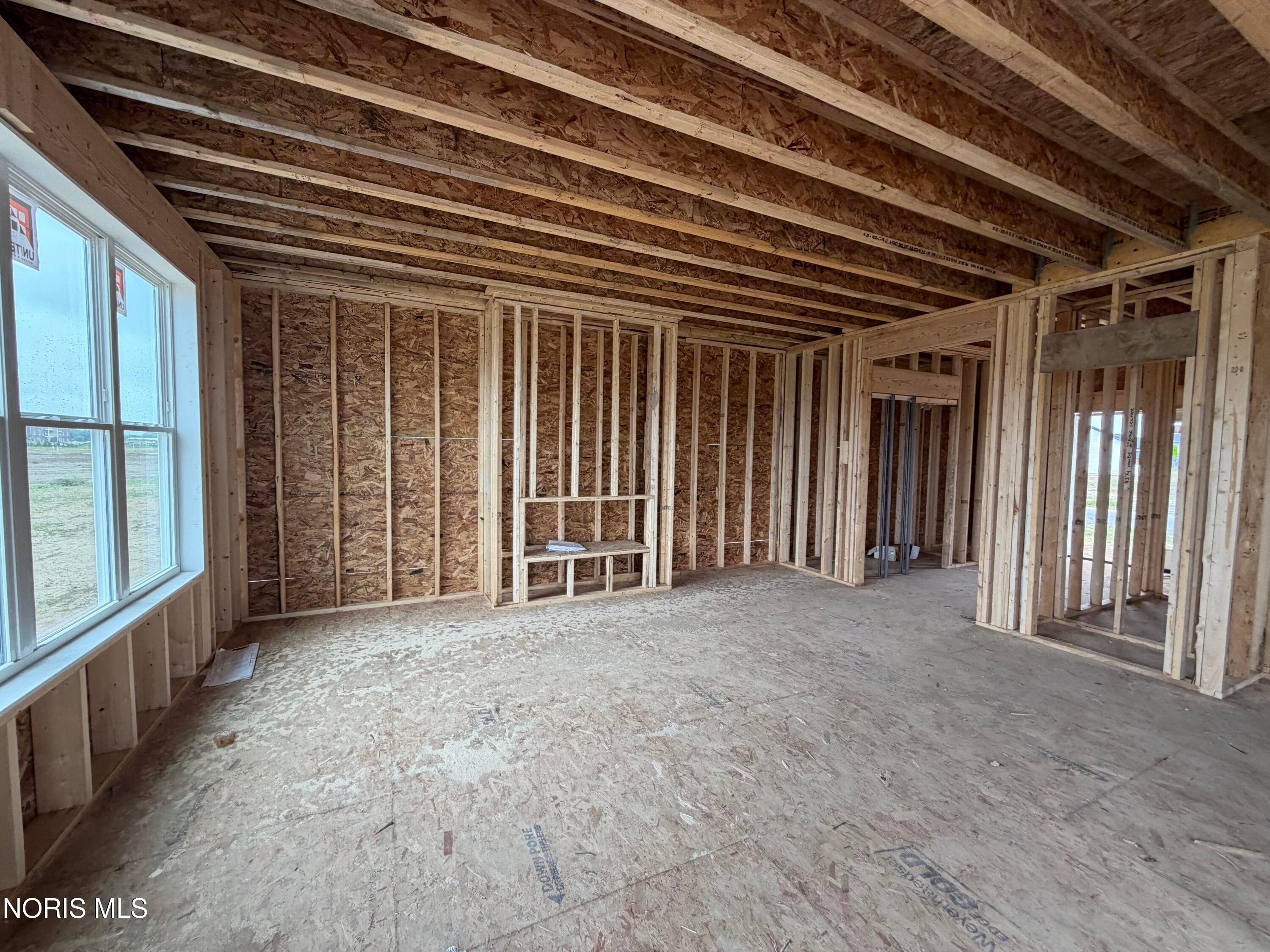 1410 Thomas Lane